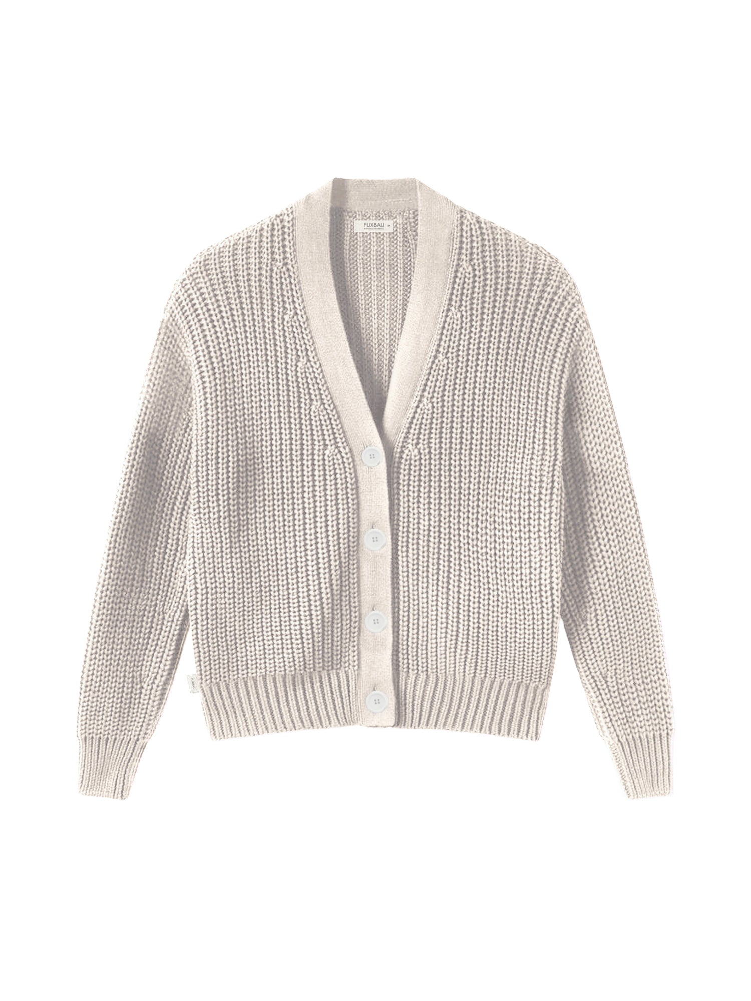 FUXBAU 4Seasons Frauen Strickjacke in beigemeliert aus 100% GOTS zertifizierter Biobaumwolle. Gefertigt in Italien und gertragen von einer jungen Frau am Strand in Portugal.