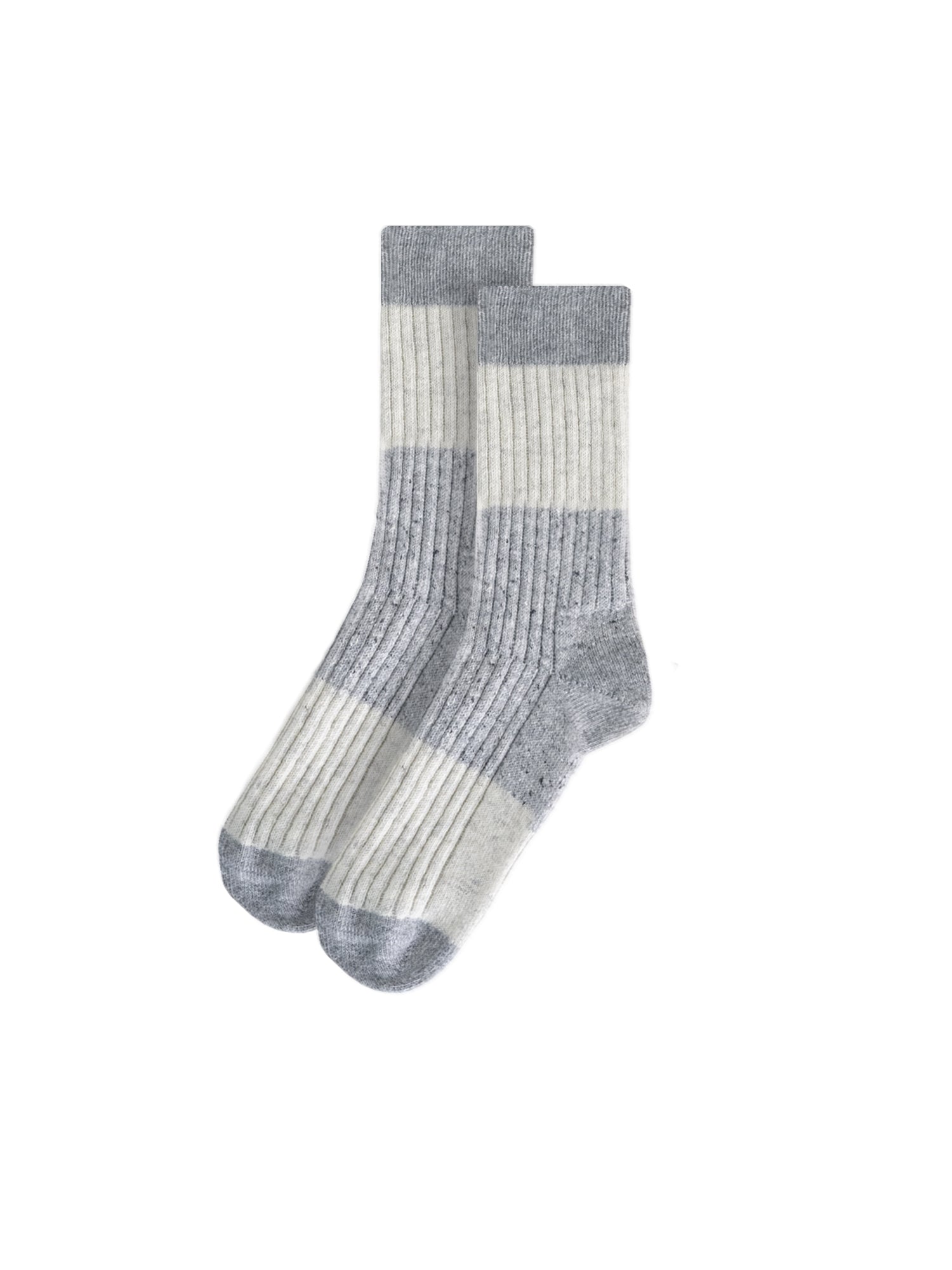 Nachhaltige Socken in grau beige meliert mit kleinen dezenten neps aus Wolle und Alpakawolle
