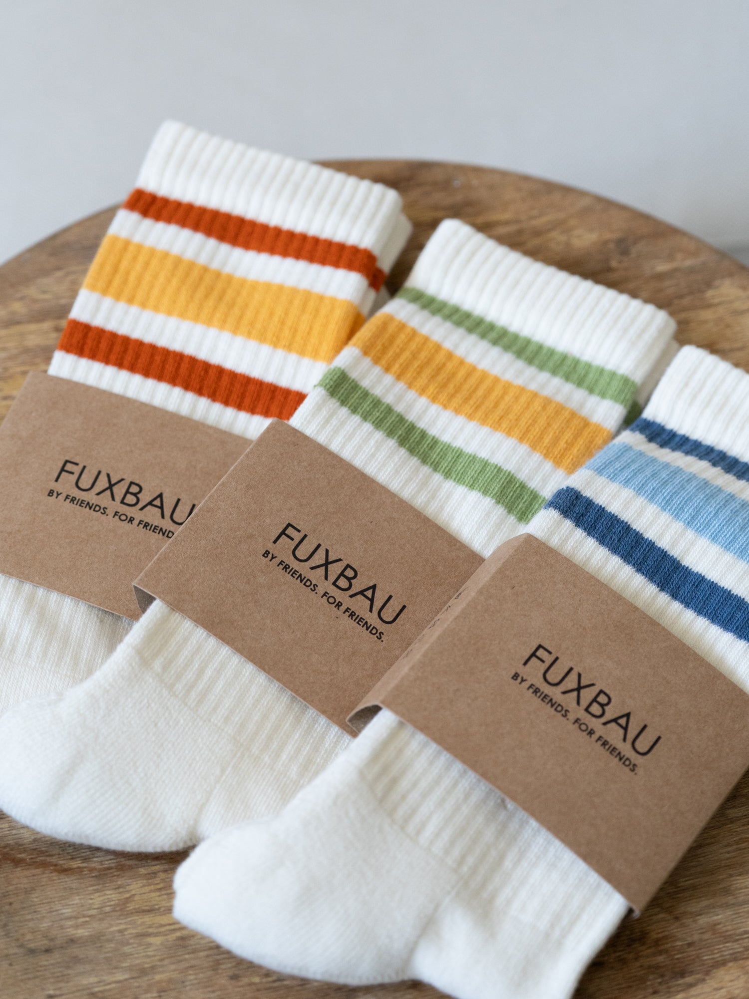 Set der nachhaltigen Retro Tennissocken von FUXBAU aus Biobaumwolle in verschiedene Farben FUXBAU