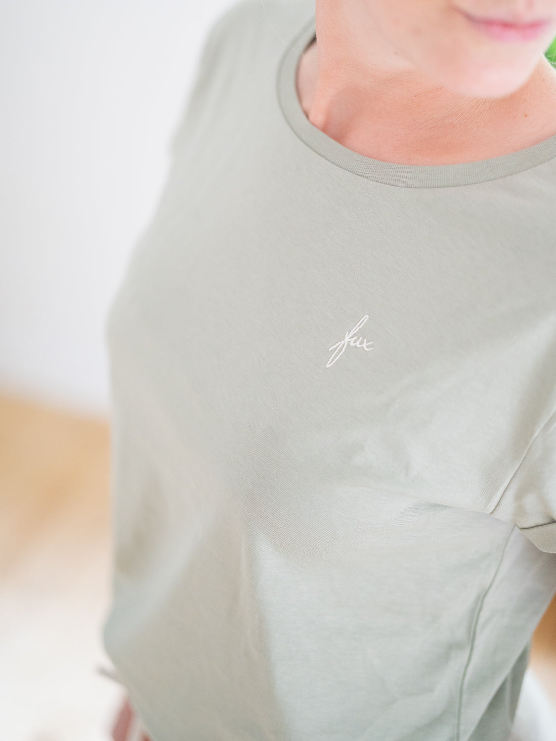 Nachhaltiges Fair Fashion frauen fux T-Shirt in hellgrün aus Biobaumwolle von FUXBAU.