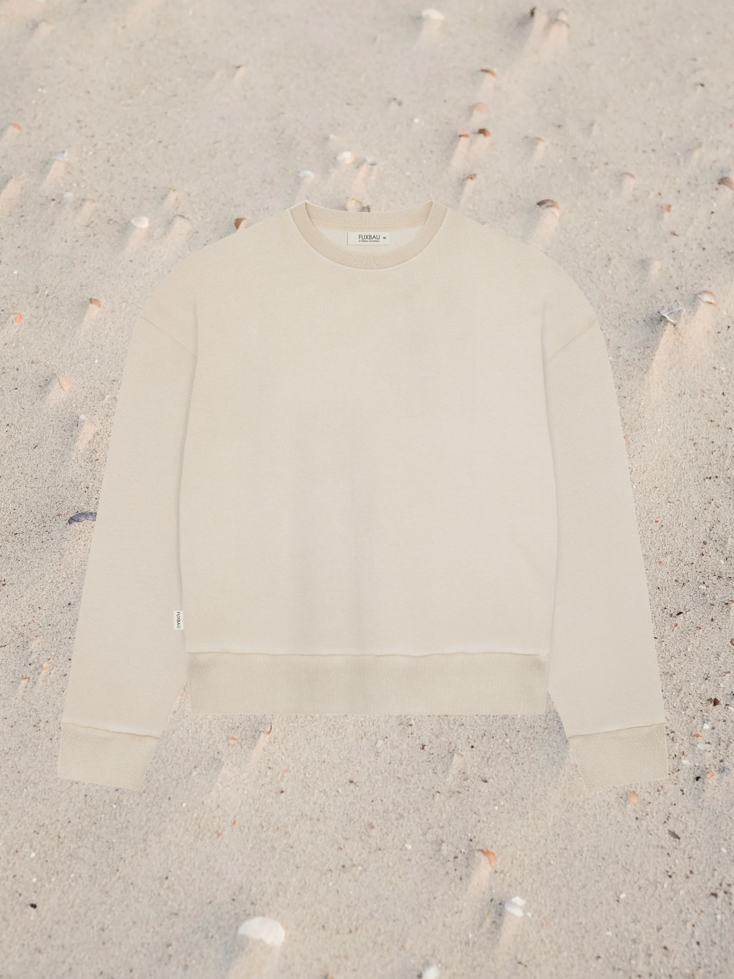Inspiration für einen nachhaltigen Fair Fashion FUXBAU Frauen oversize Pullover in beige.