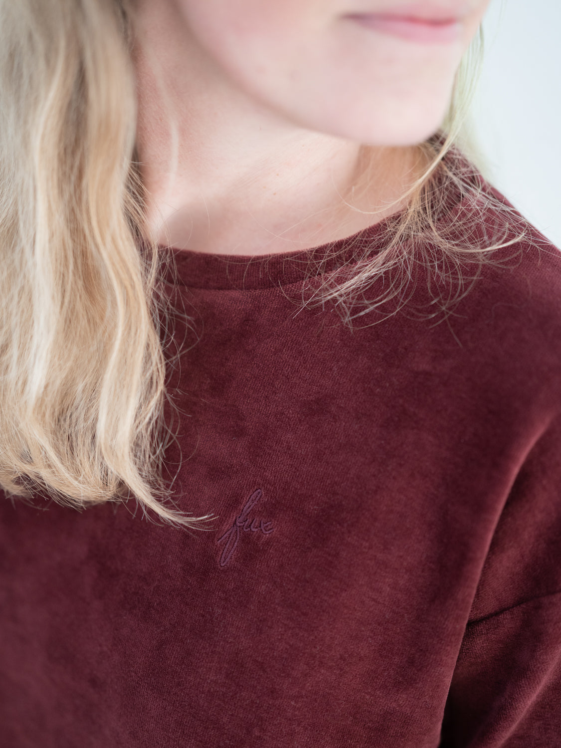 Nachhaltiges Fair Fashion fux Samt T-Shirt aus GOTS zertifizierter Biobaumwolle Made in Portugal in Bordeaux.