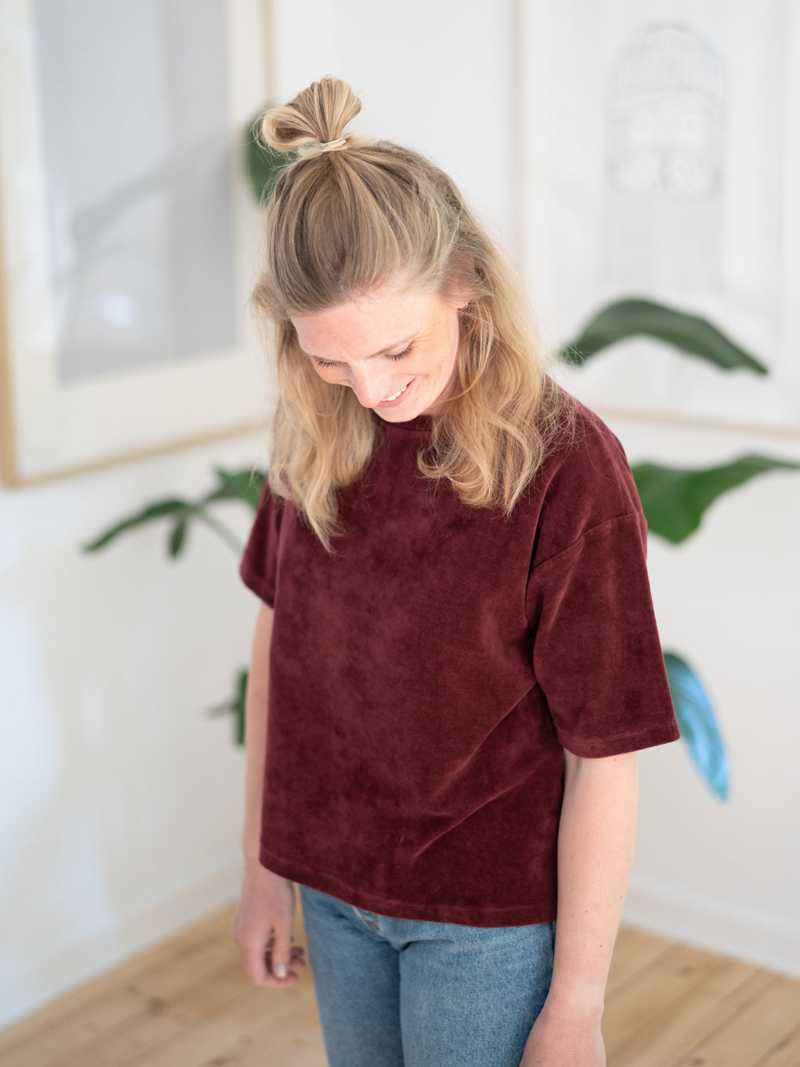 Nachhaltiges Fair Fashion fux Samt T-Shirt aus GOTS zertifizierter Biobaumwolle Made in Portugal in Bordeaux.