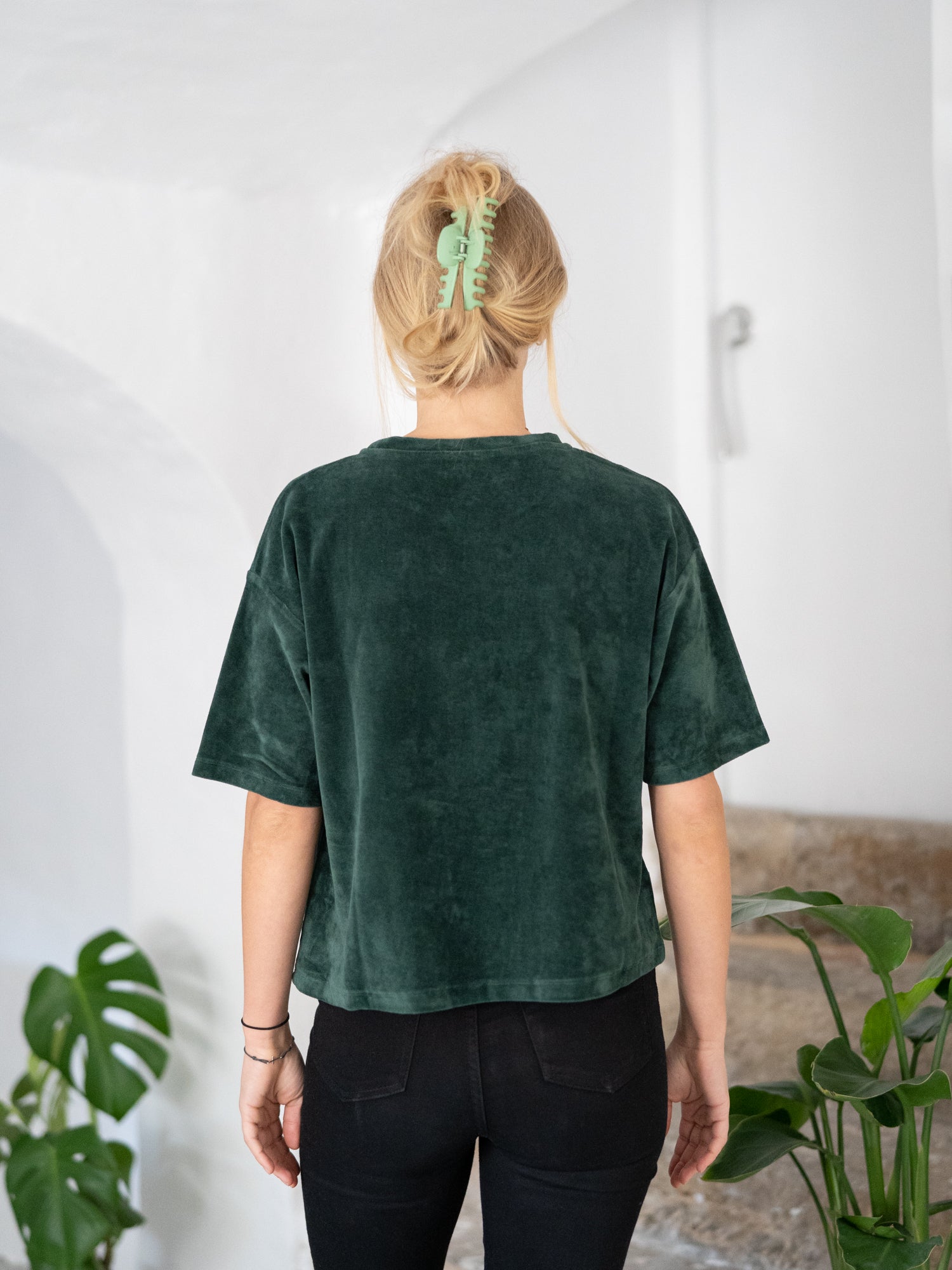 Nachhaltiges Fair Fashion FUXBAU Frauen Samt T-Shirt in grün aus 100% extra weicher GOTS zertifizierter Biobaumwolle