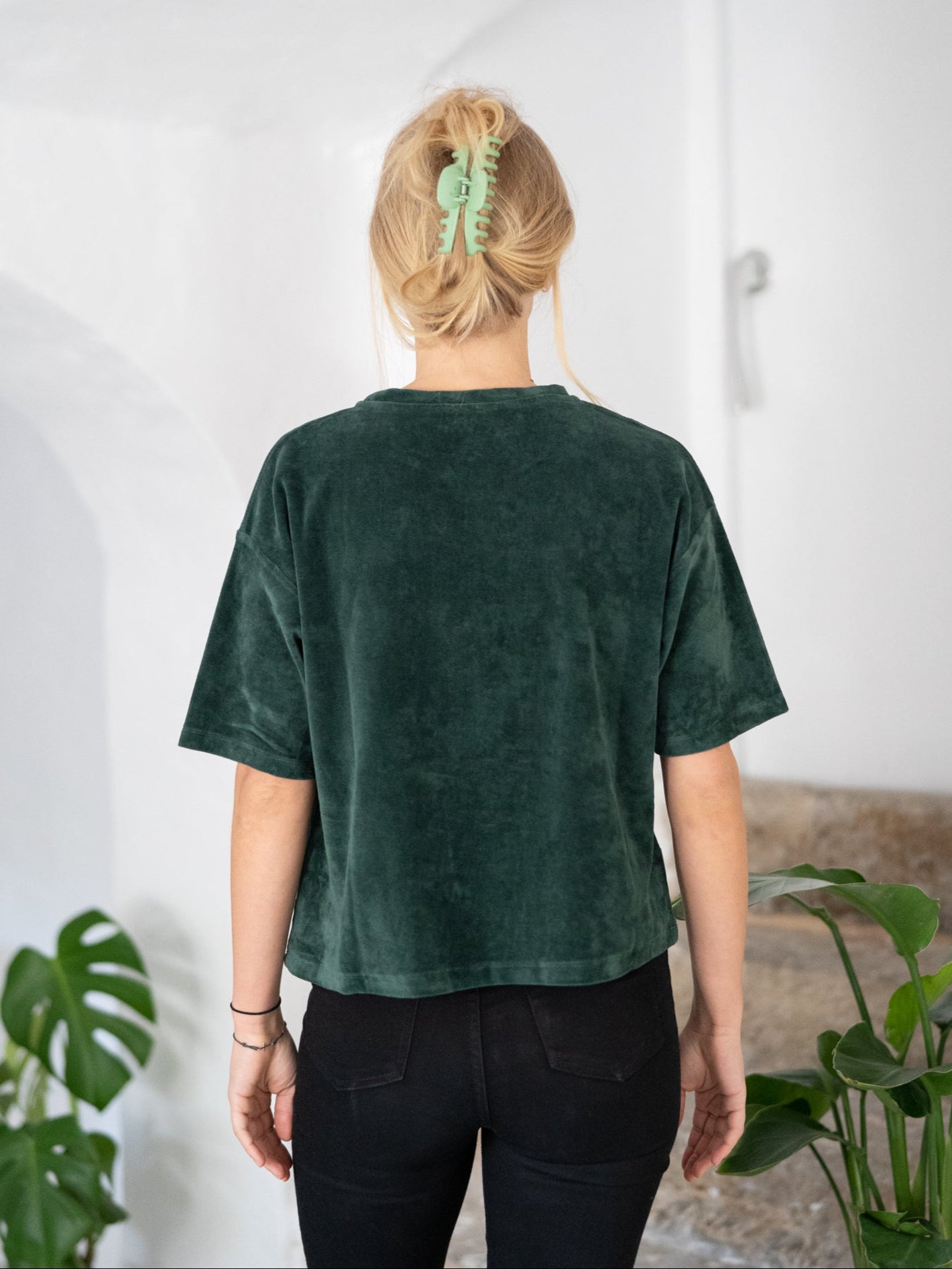 Nachhaltiges Fair Fashion FUXBAU Frauen Samt T-Shirt in grün aus 100% extra weicher GOTS zertifizierter Biobaumwolle