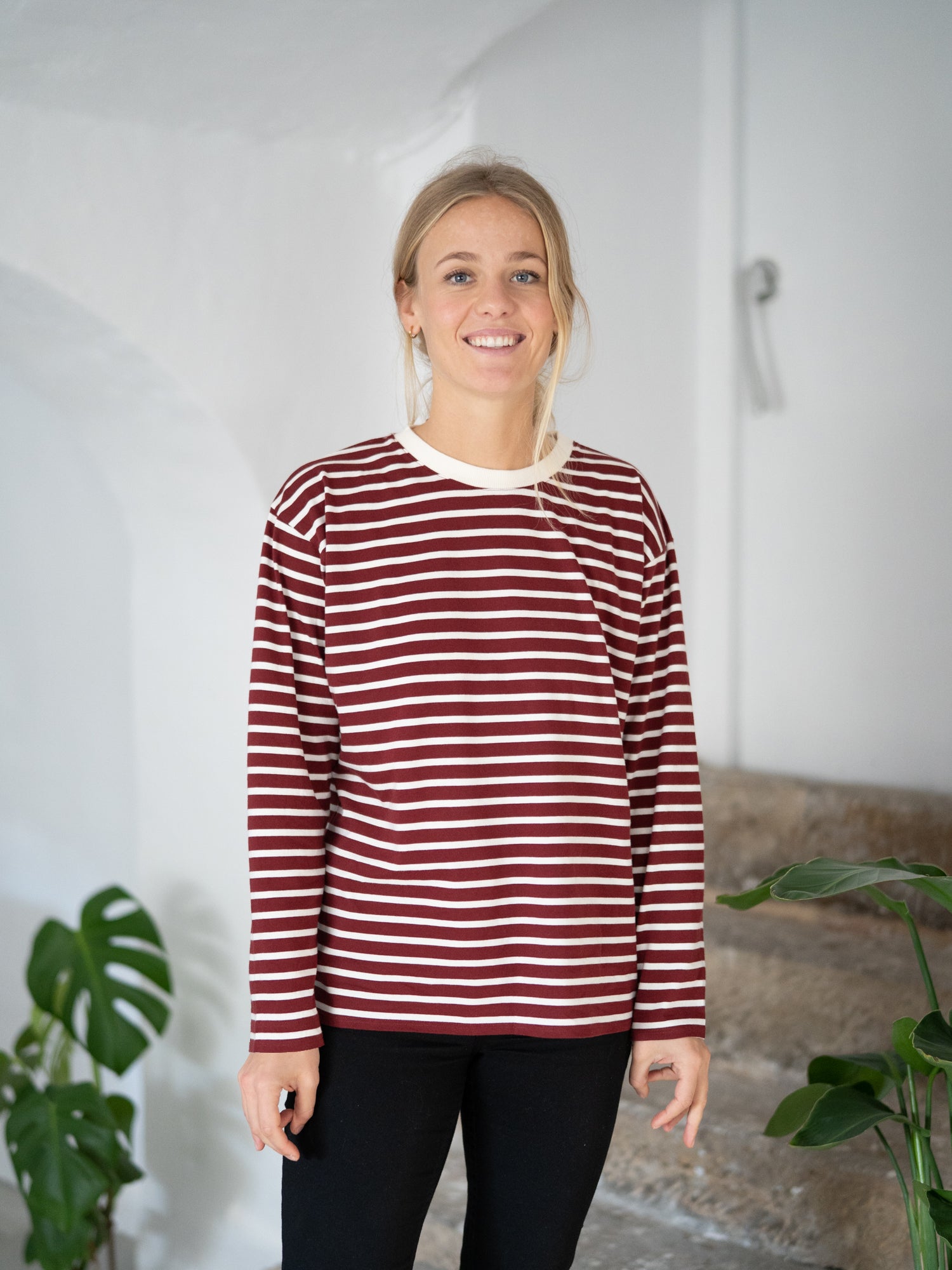FUXBAU Fair Fashion Frauen Streifen Longsleeve in creme bordeaux aus 100% GOTS zertifizierter Biobaumwolle.