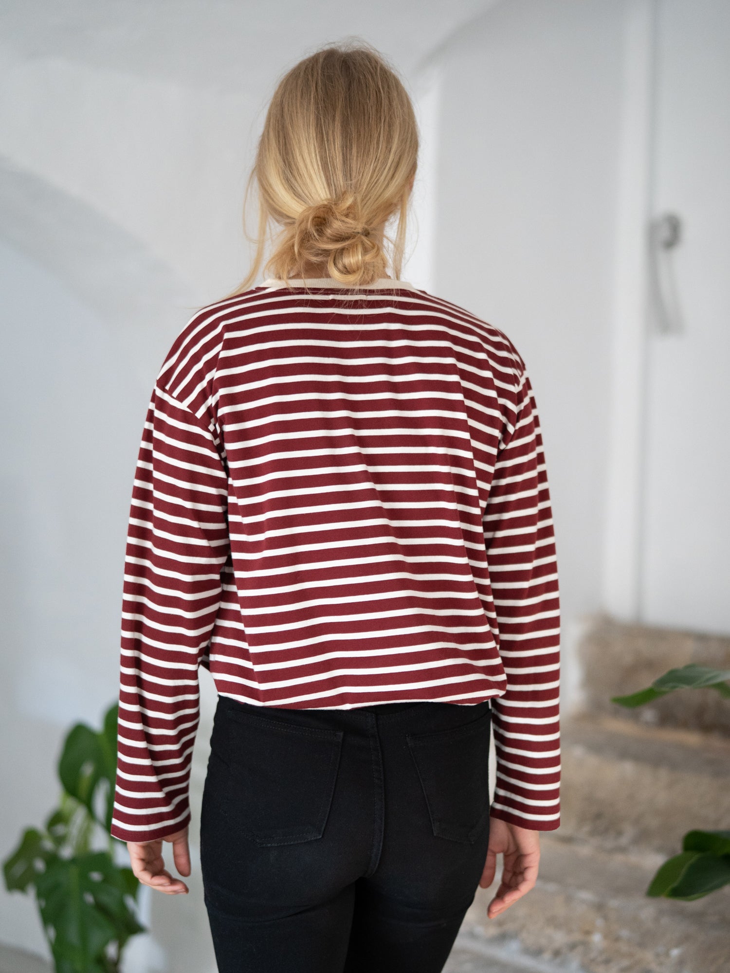 FUXBAU Fair Fashion Frauen Streifen Longsleeve in creme bordeaux aus 100% GOTS zertifizierter Biobaumwolle.