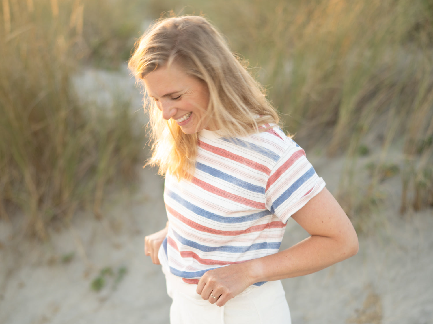 Nachhaltige Frauen T-Shirts aus natürlichen Materialien, in vielen verschiedenen Farben und Mustern und in unterschiedlichen Passformen.