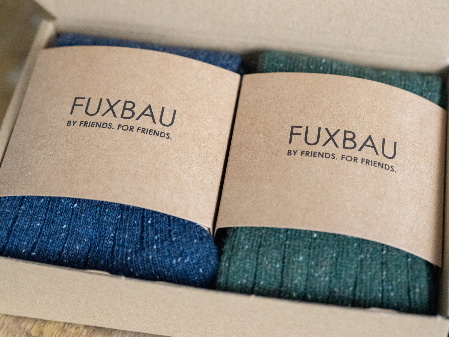 Nachhaltige und faire Socken aus Wolle in vielen verschiedenen Farben