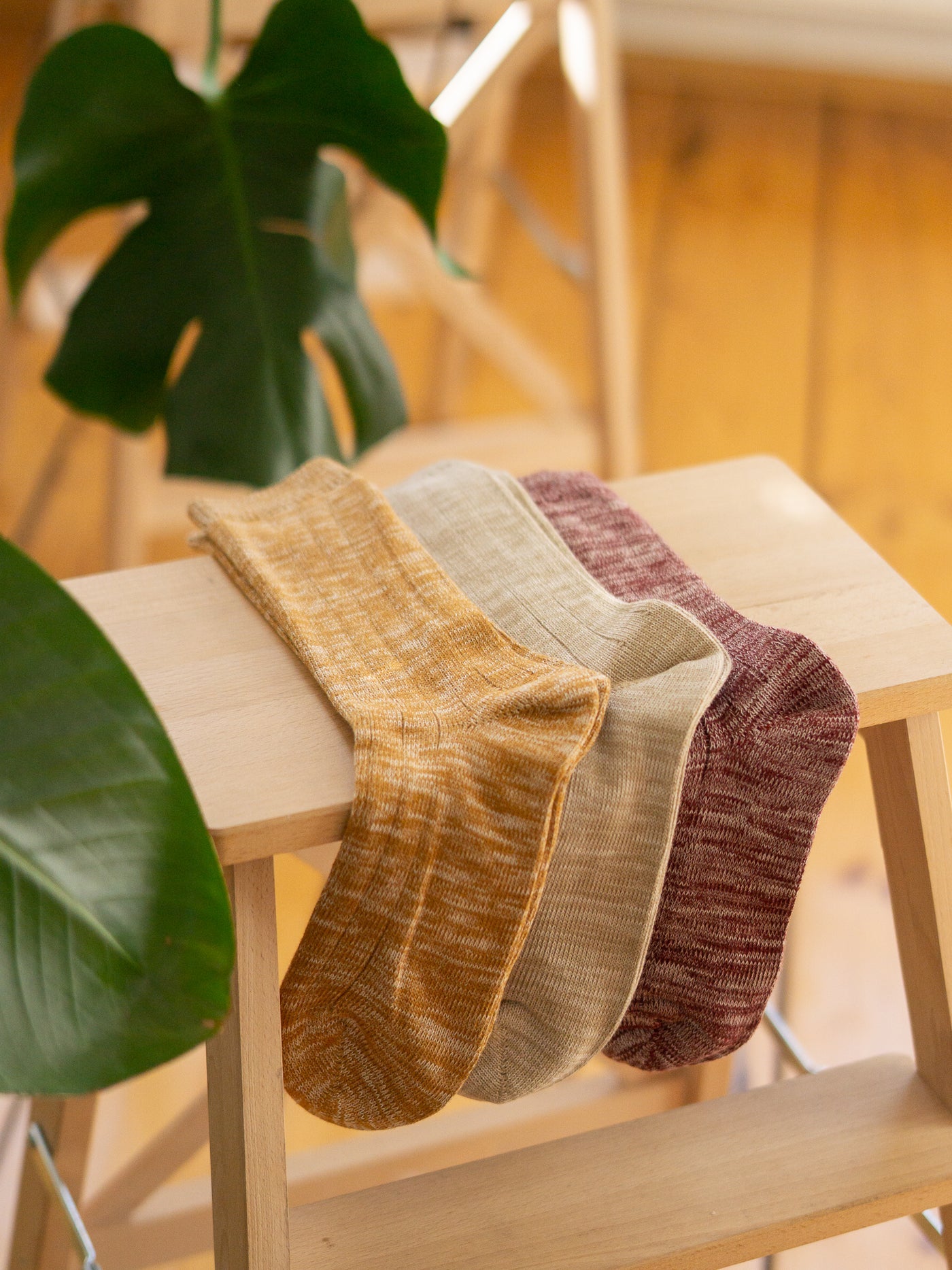 Nachhaltige Socken in senfgelb, beige und bordeaux meliert aus GOTS zertifizierter Biobaumwolle von FUXBAU