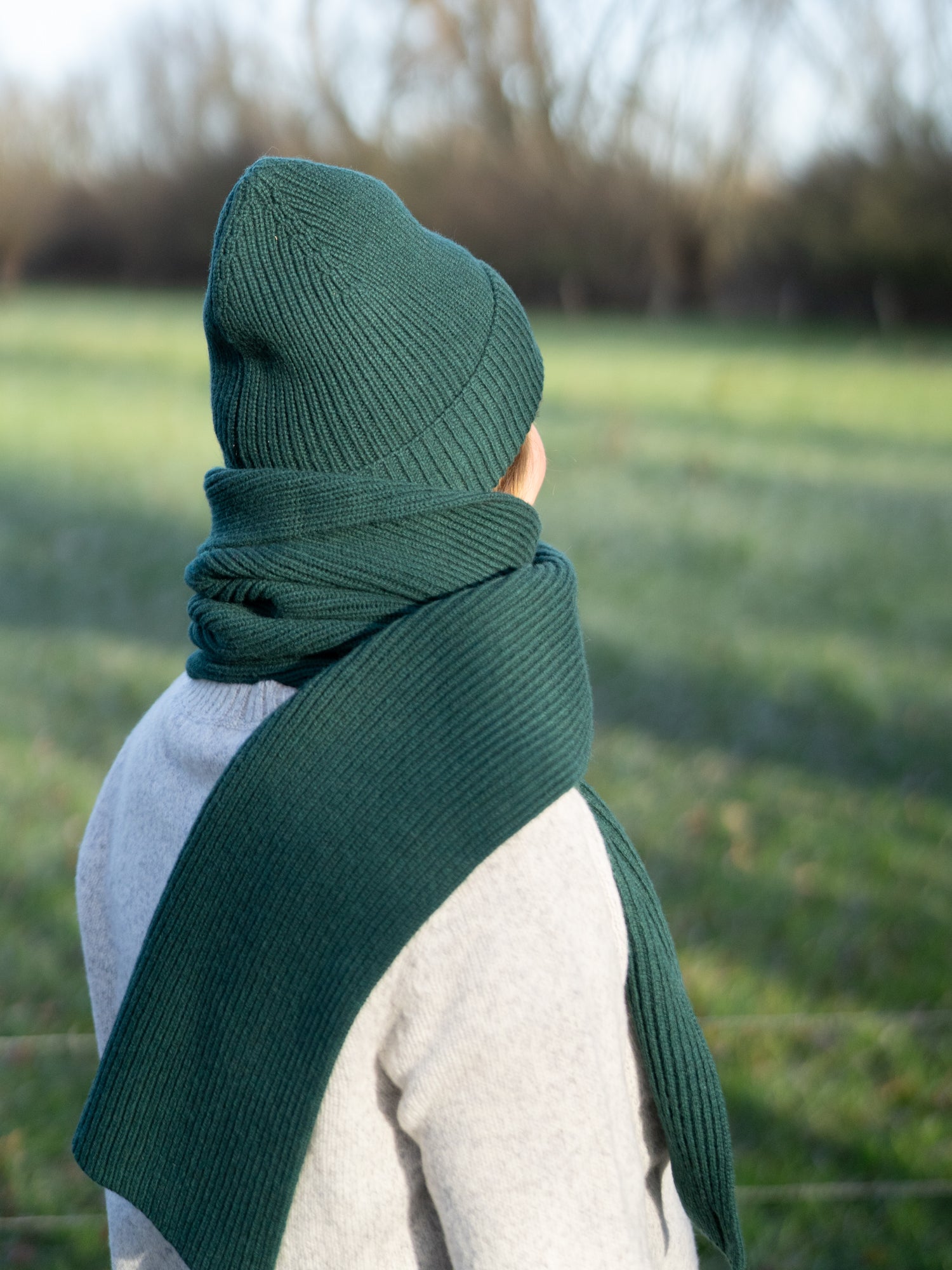 Grüner Merino Schal – nachhaltiges Winter Accessoire für Frauen