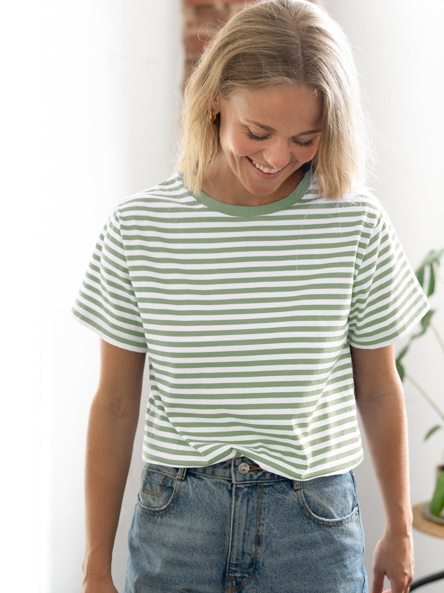 Gestreiftes Frauen T-Shirt hellgrün weiß aus Biobaumwolle