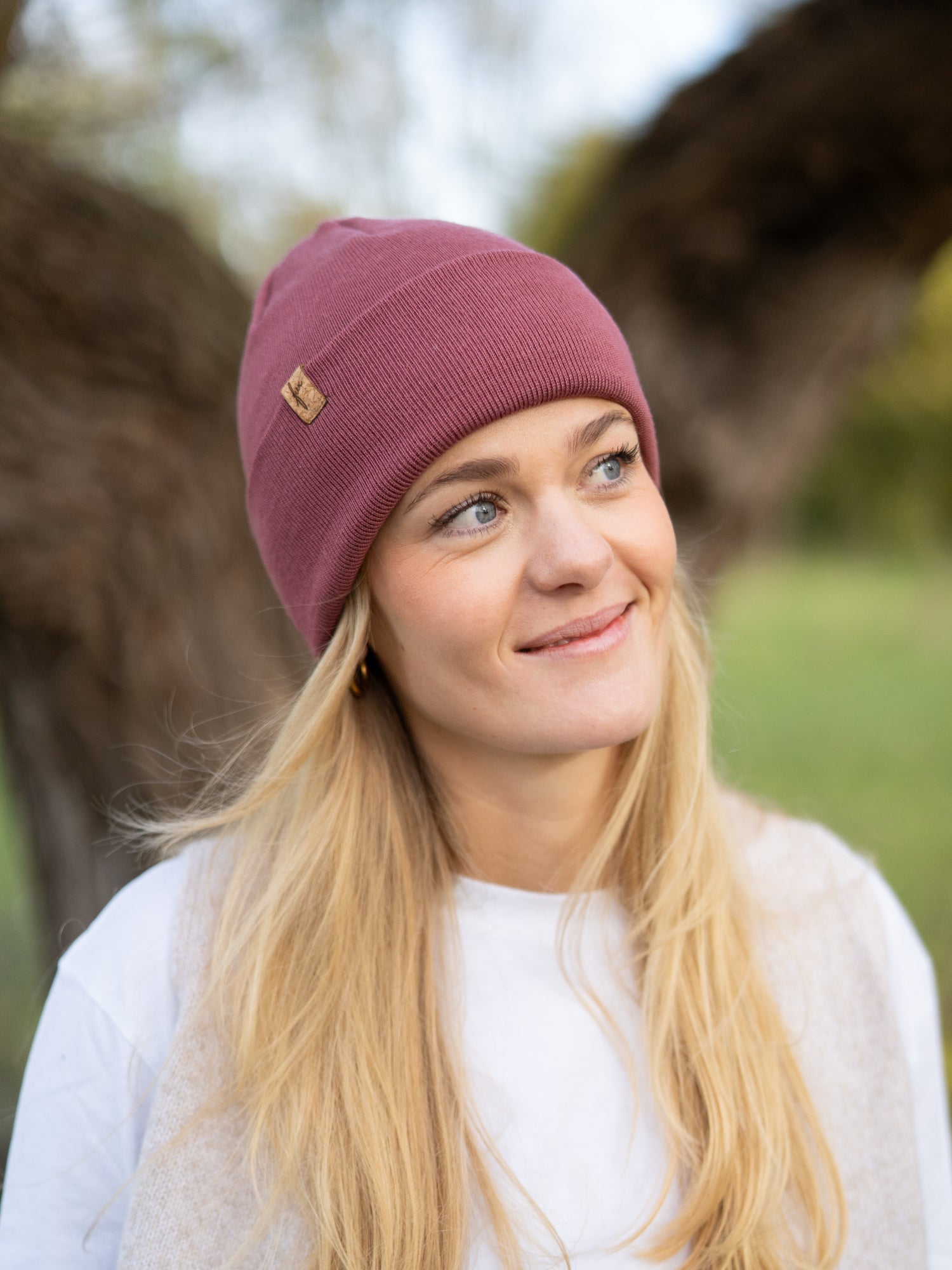FUXBAU Merino Kork Beanie in Weinrot – fair produzierte Mütze aus 100 % Merinowolle, nachhaltig Made in Germany