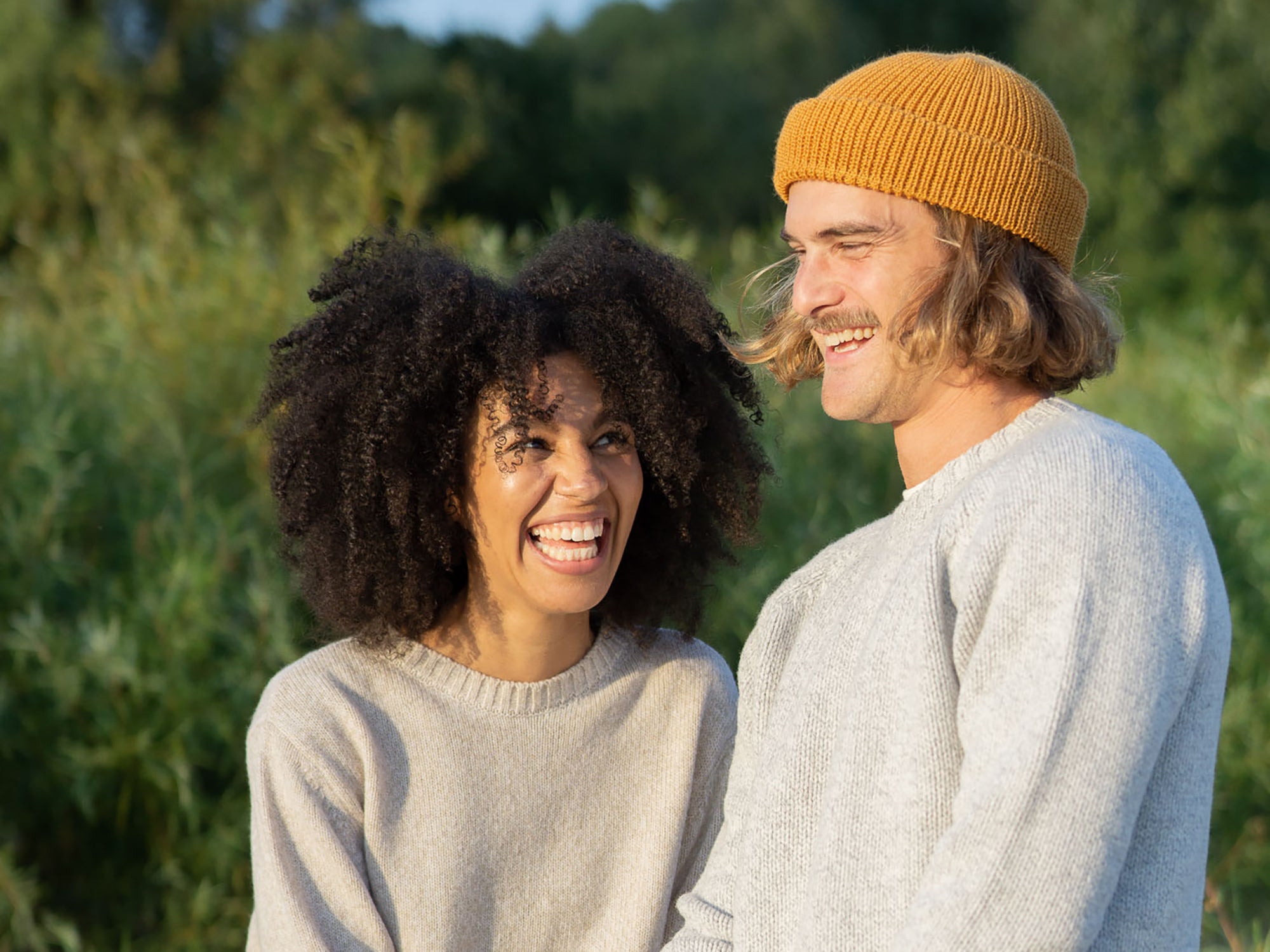 Hochwerte Strickpullover für Frauen und Männer aus Merinowolle