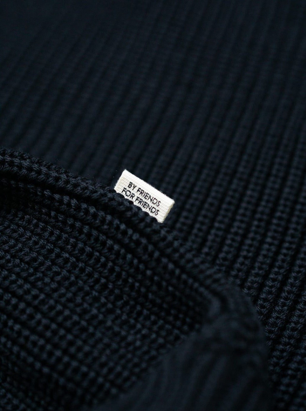 fuxbau-fair-fashion-troyer-made-in-germany-schurwolle-merino-detail-1