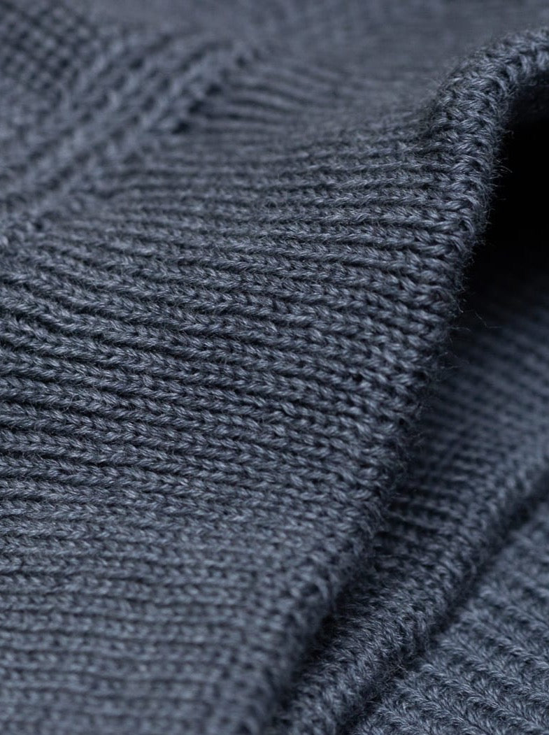fuxbau-fair-fashion-troyer-merinowolle-nachhaltig-mulesingfrei-grau-detail-2