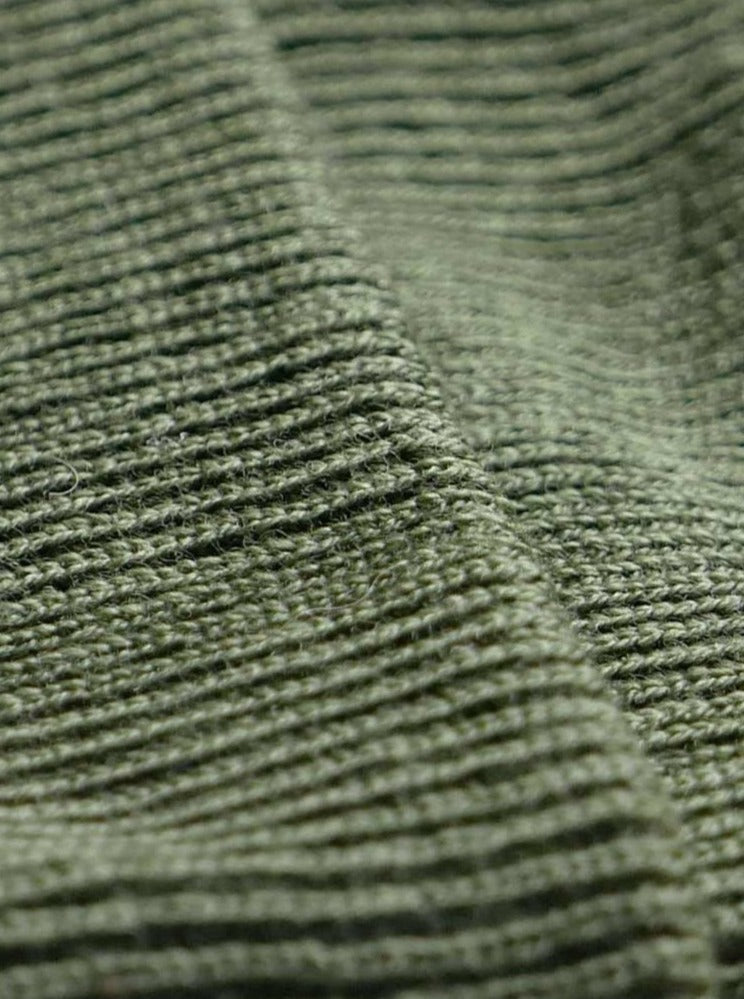 fuxbau-unisex-fair-fashion-beanie-merino-wolle-strick-waldgruen-detail-strickmuster
