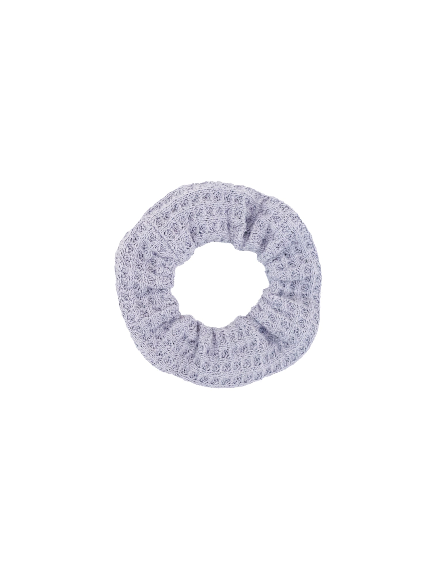 Lavendelfarbener Scrunchie aus Waffelstrick von FUXBAU – nachhaltiges Haargummi für Frauen, fair produziert in Europa.
