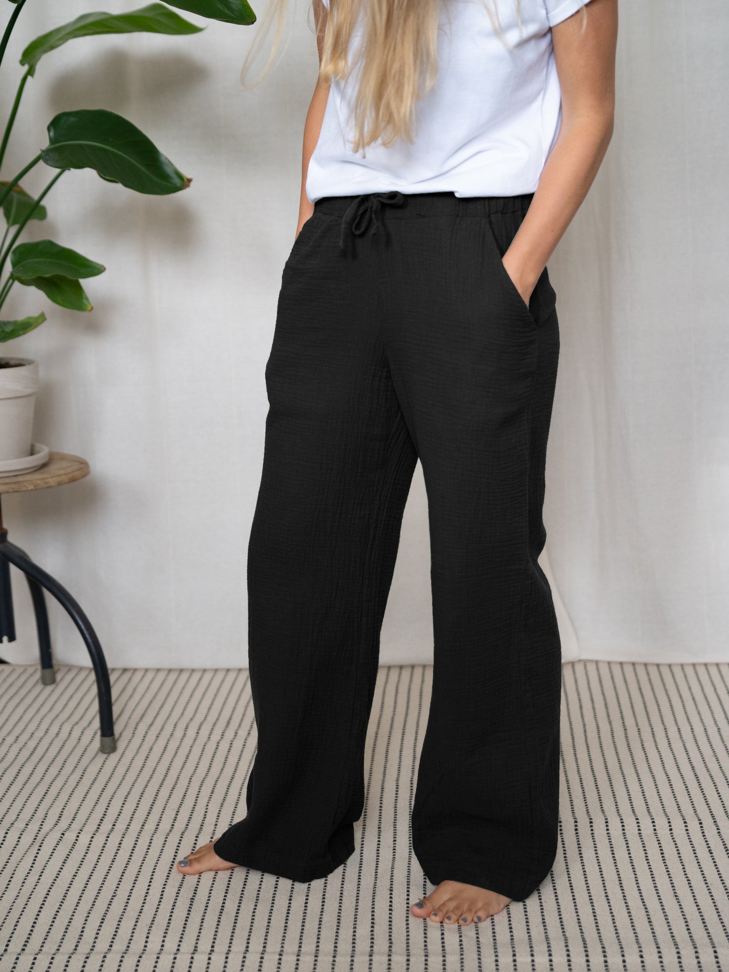 Musselinhose Damen schwarz aus Bio-Baumwolle GOTS locker fallend