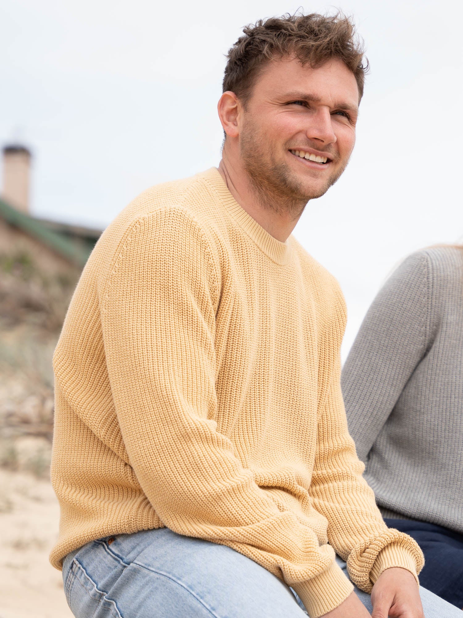 FUXBAU Fair Fashion 4Seasons Strickpullover in gelb aus 100% GOTS zertifzierter Biobaumwolle.