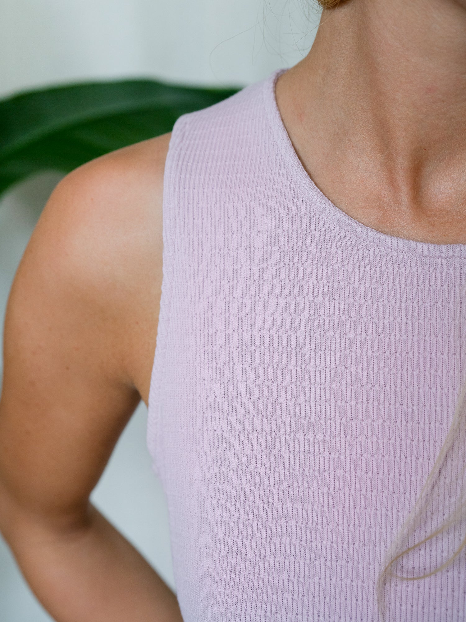 Rib Top pastellrosa aus Bio-Baumwolle GOTS gerippte Struktur Detail