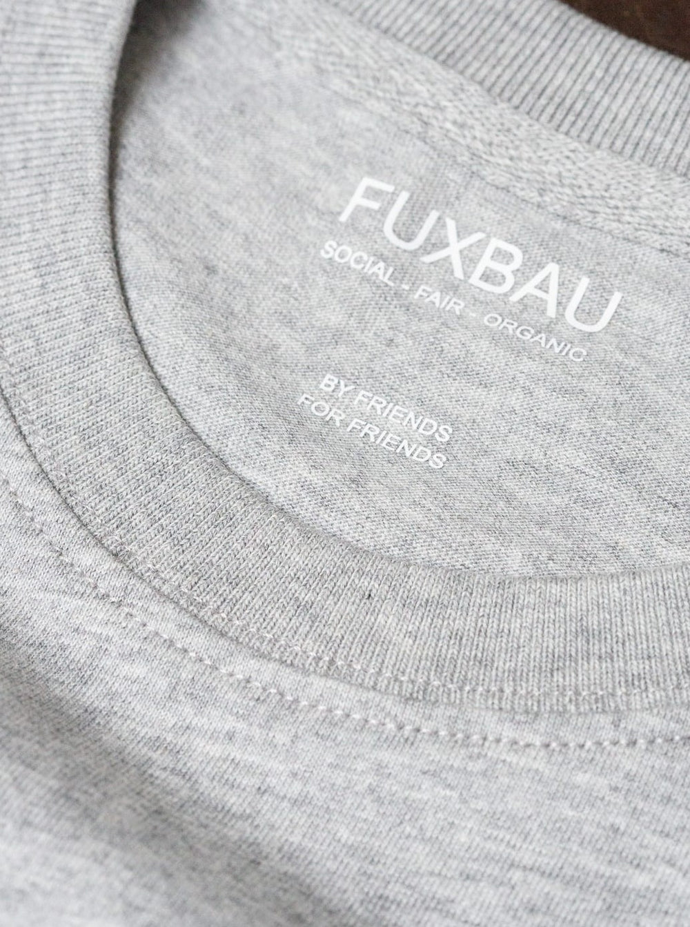 Nachhaltiges Unisex Basic T-Shirt von FUXBAU aus 100% GOTS zertifizierter Biobaumwolle in grau, spare im 3er Pack.