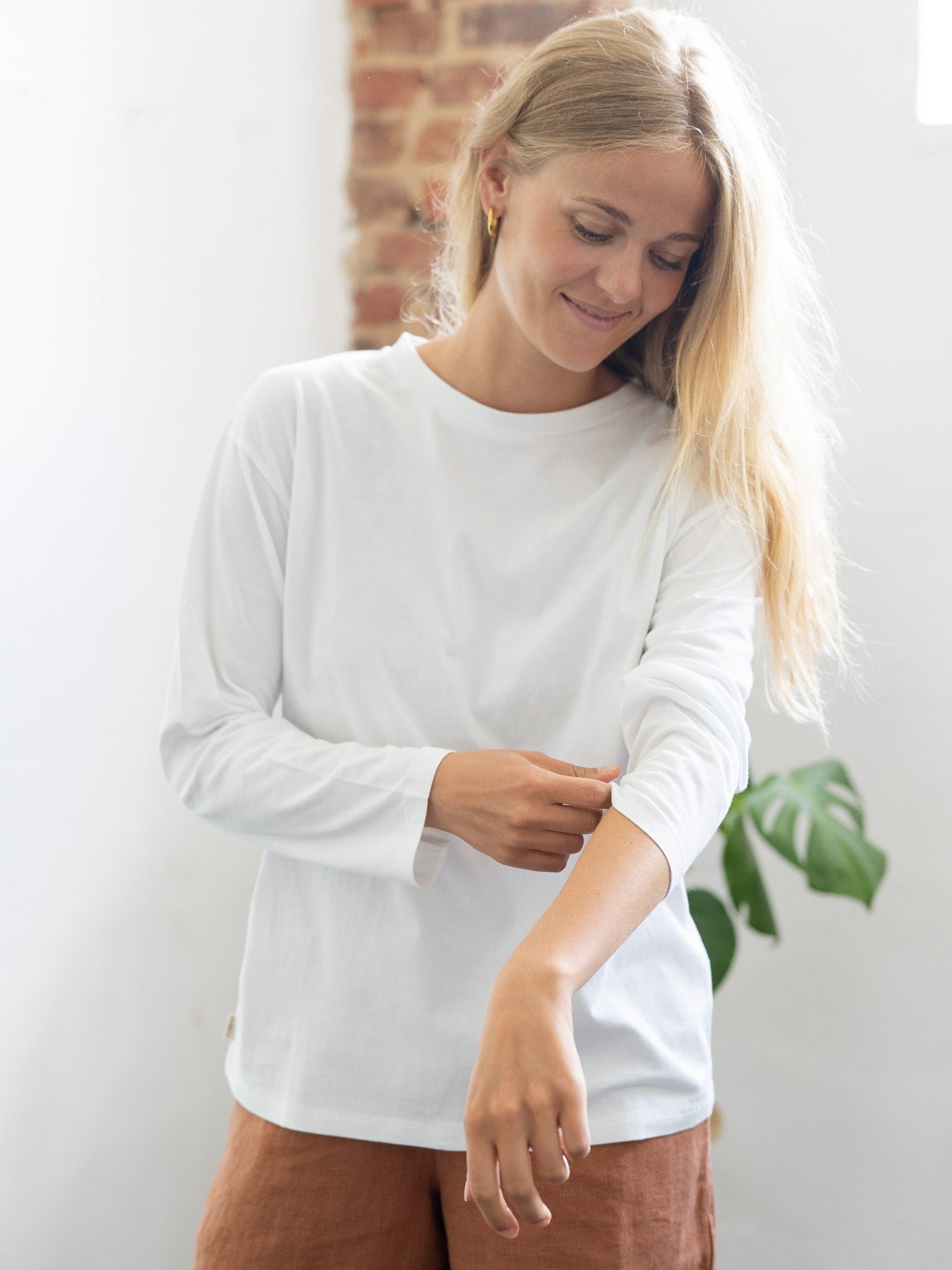 Nachhaltiges Frauen Langarmshirt von FUXBAU aus Biobaumwolle.