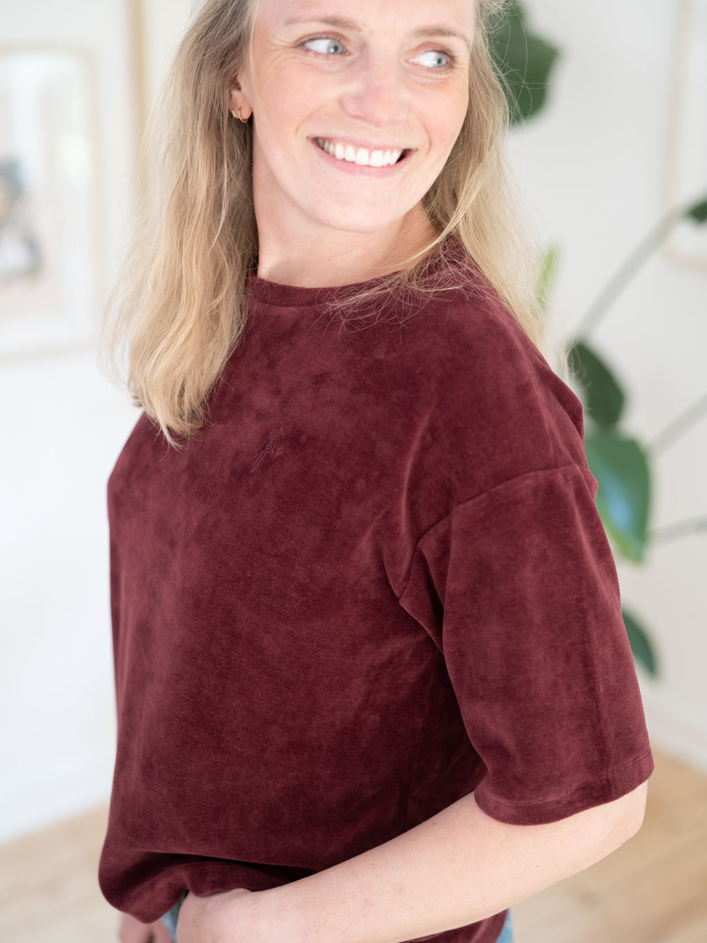 Frauen Cropped Samt T-Shirt - bordeaux