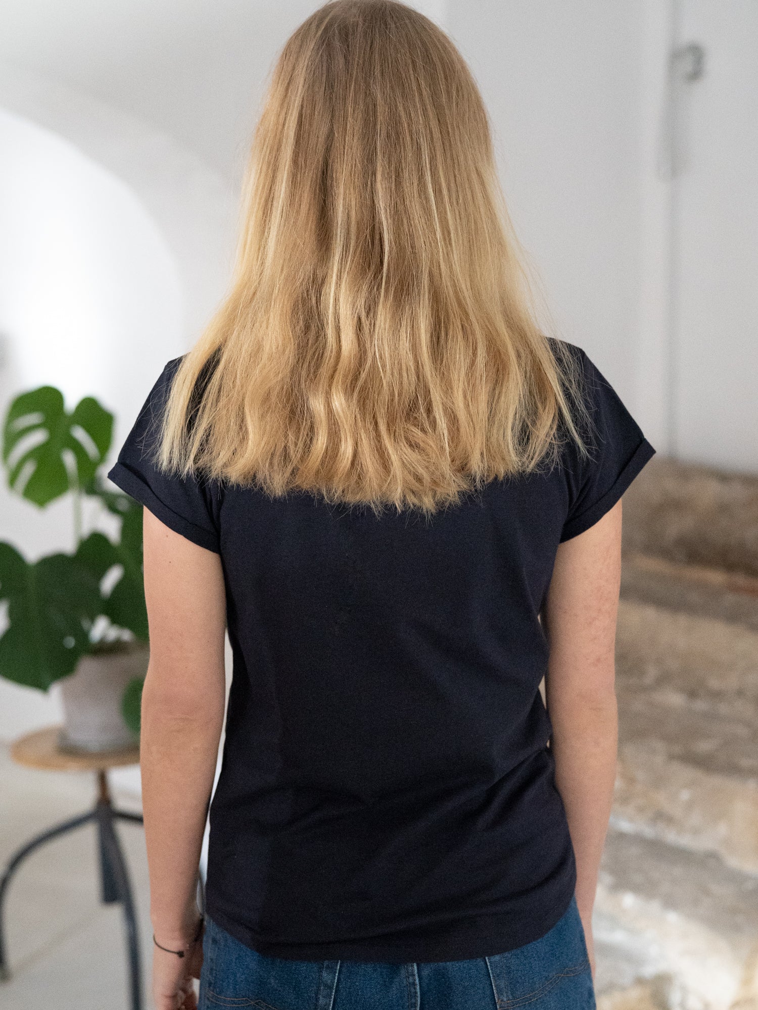 Nachhaltiges Fair Fashion Frauen fux T-Shirt in navy aus 100% Biobaumwolle.
