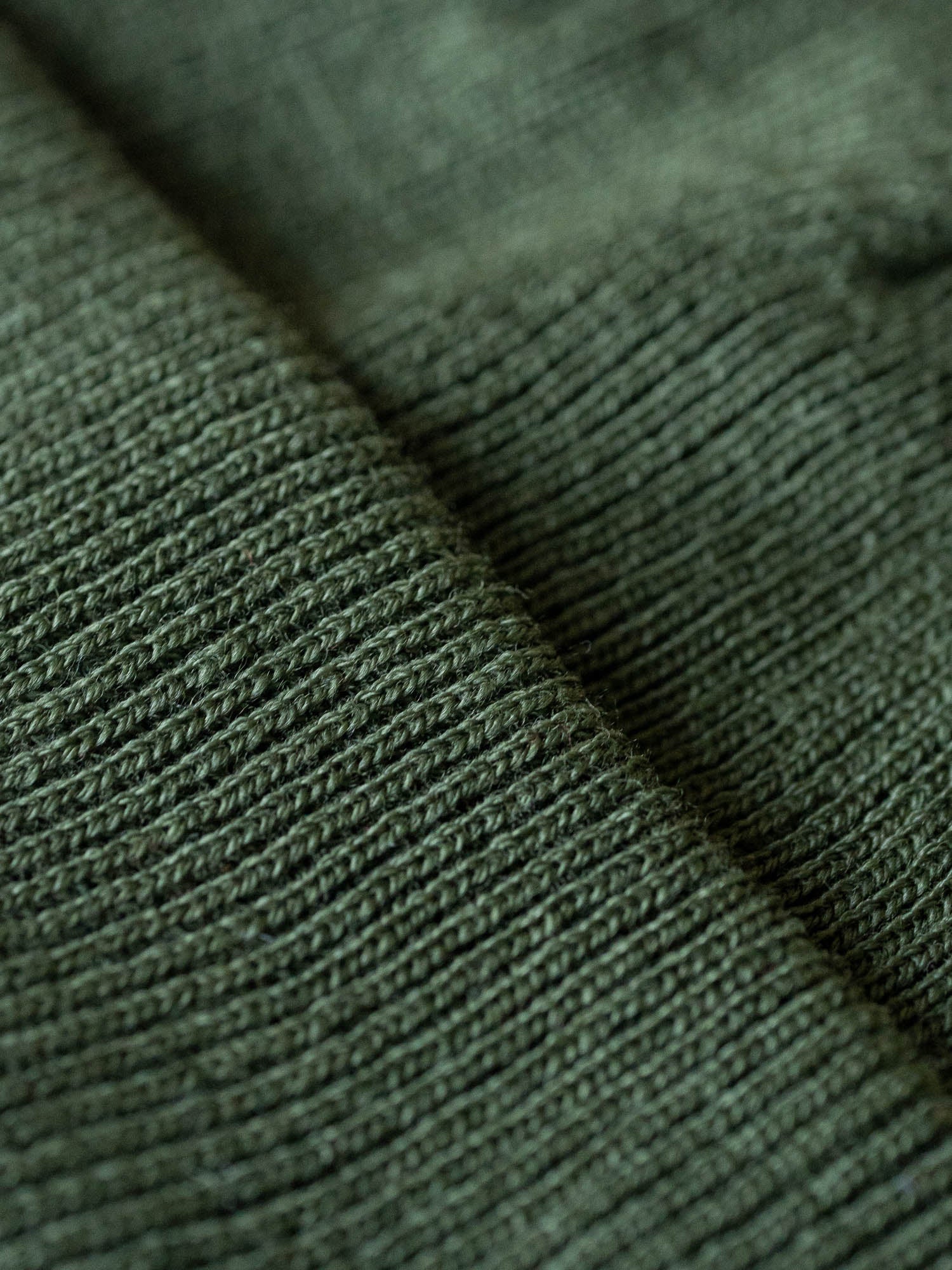 FUXBAU Merino Strickmütze in waldgrün aus 100% GOTS zertifizierter Merinowolle. Made in Germany.