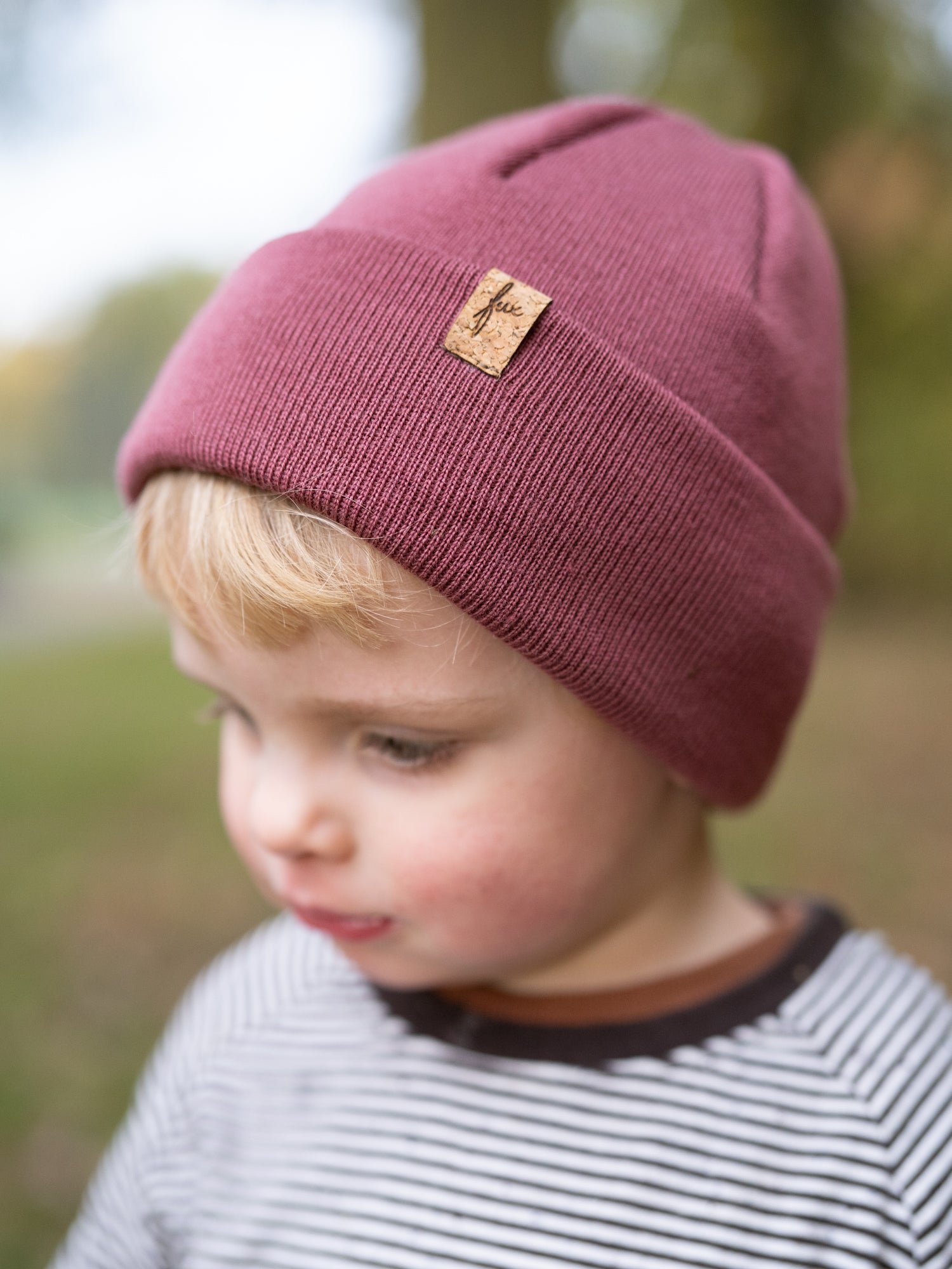 FUXBAU Kinder Merino Kork Beanie in Weinrot – gemütliche, fair produzierte Wollmütze Made in Germany