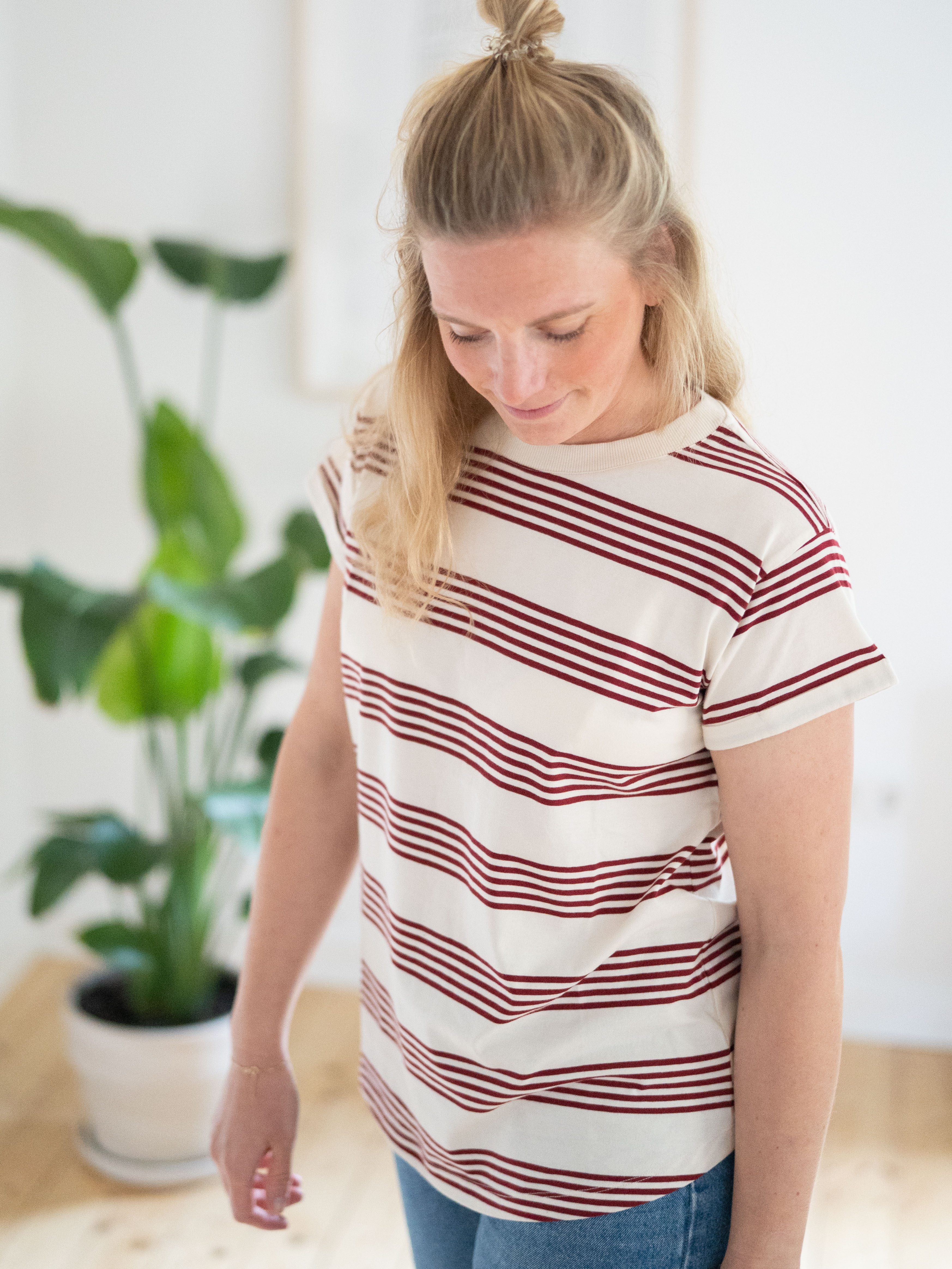 FUXBAU Fair Fashion Frauen Friendly Fabrics Streifenshirt in creme bordeaux gestreift.